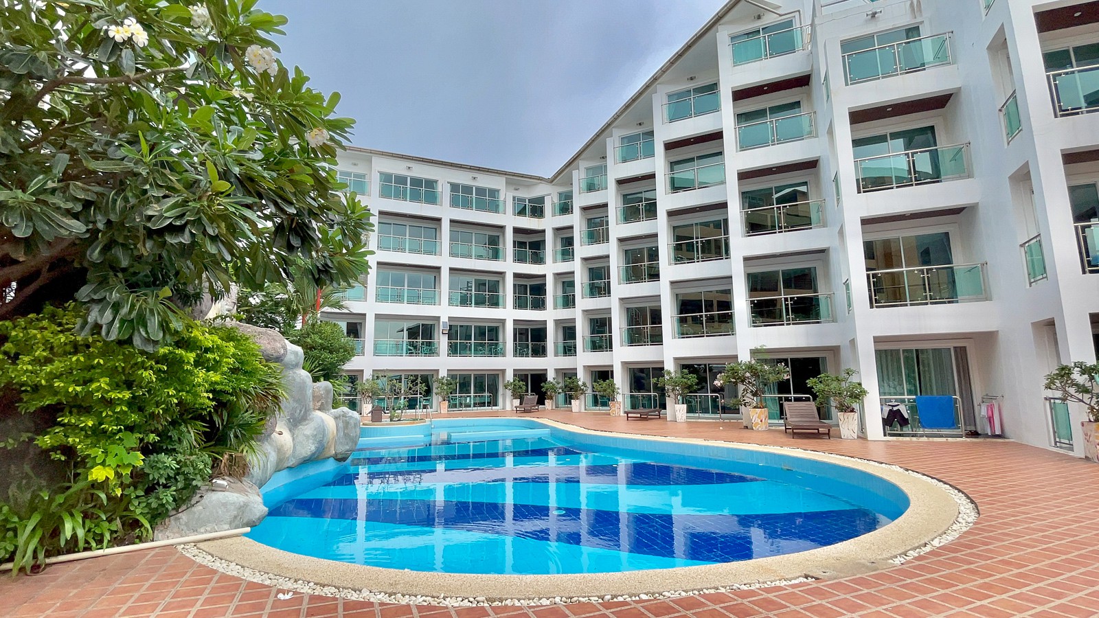 Dragon Beach Resort Jomtien Pattaya in Jomtien Beach, Thailand